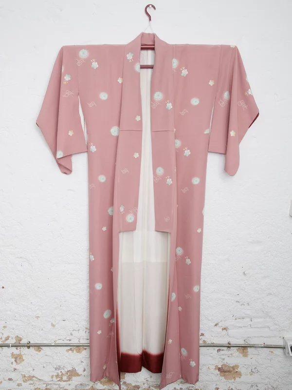 Kimono motivo floral